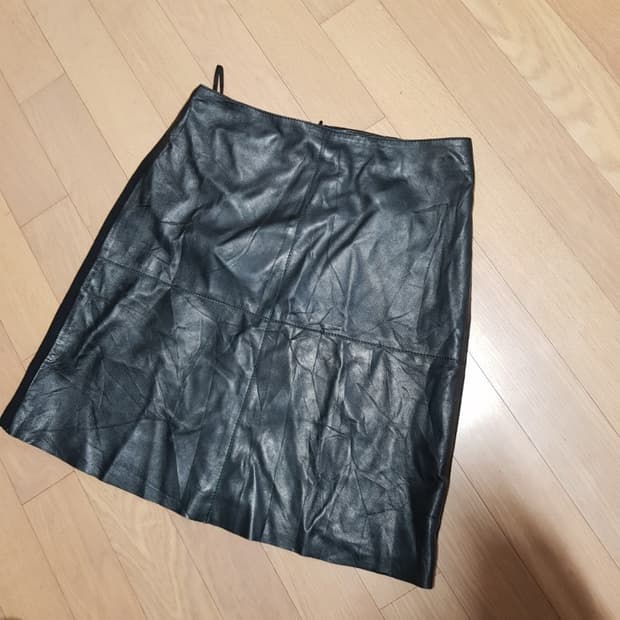 막스마라 / 위크엔드 레더룩스커트/토929-야