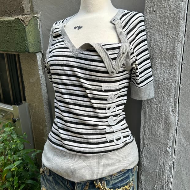 *rare* 00s 디젤 버튼 스트라이프 그레이 딱붙 티셔츠 