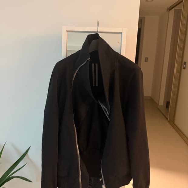 릭오웬스 바우하우스 사선 하이넥 집업 자켓 26ss