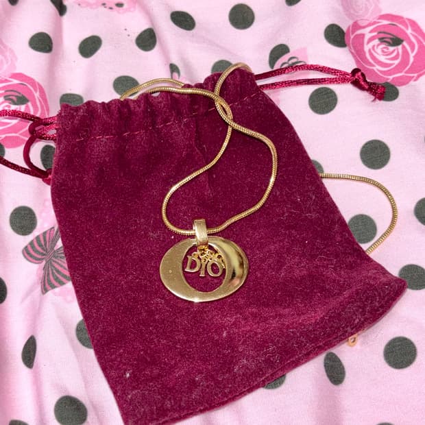 디올 볼드 로고 골드 목걸이