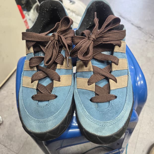 아디다스  아쿠아  스웨이드  블루