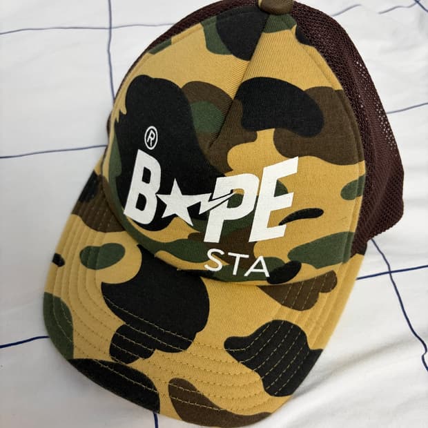 베이프 1st 카모 스타 메쉬 트러커캡