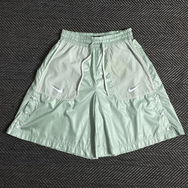 나이키 우먼스 더블 스우시 나일론 버뮤다 팬츠 o 3014