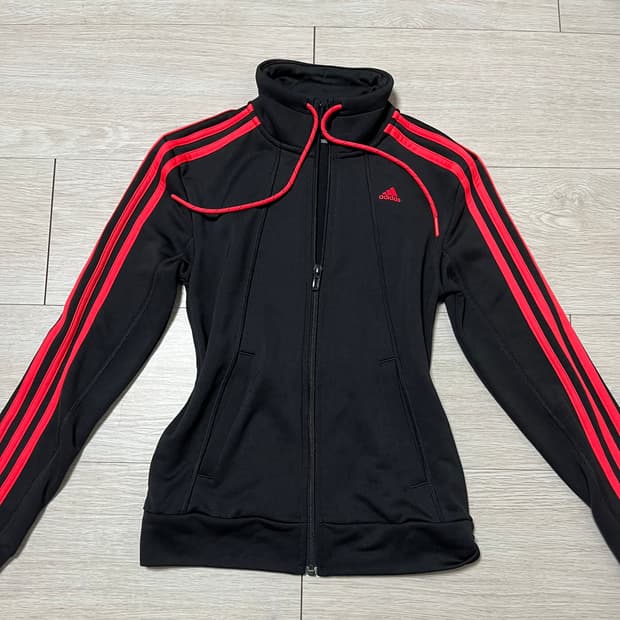 딱붙핏 검빨 아디다스 져지