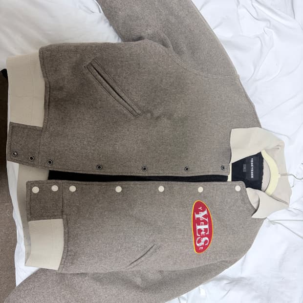 예스아이씨 바시티자켓