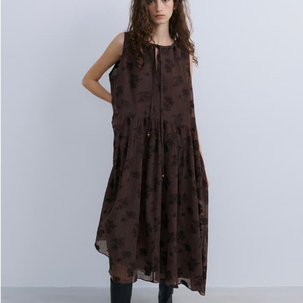 Epingler 에핑글러 LEAF HALTER DRESS - Brown