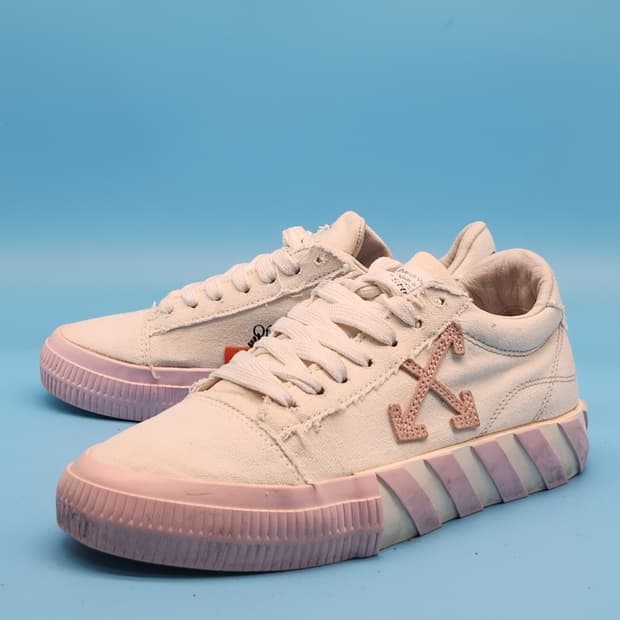 h 오프화이트 벌커나이즈 운동화 38 240