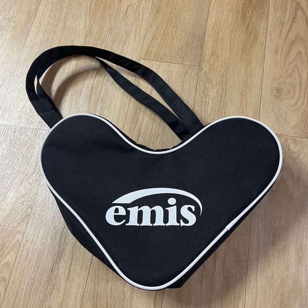 이미스(EMIS) 벨루어 하트 토트백 블랙
