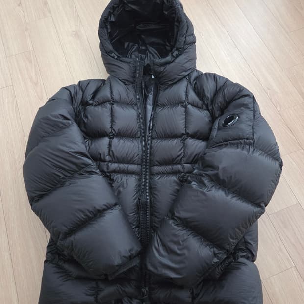 CP 컴퍼니 D.D. Shell 후드 다운 자켓 블랙 L판매합니다