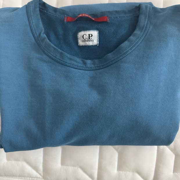 CP컴퍼니 스웻셔츠