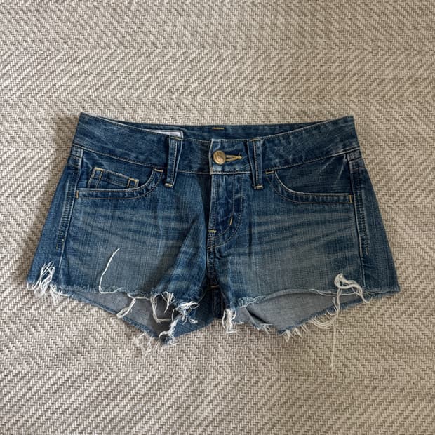 SLY 로우라이즈 데님 핫팬츠