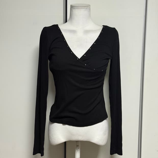 스터드 랩 티셔츠 