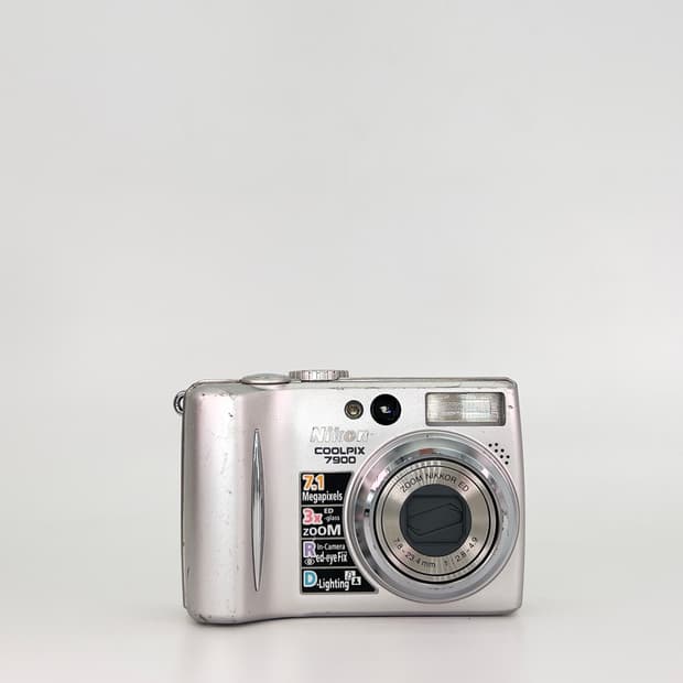 니콘 쿨픽스 Nikon Coolpix 7900 실버