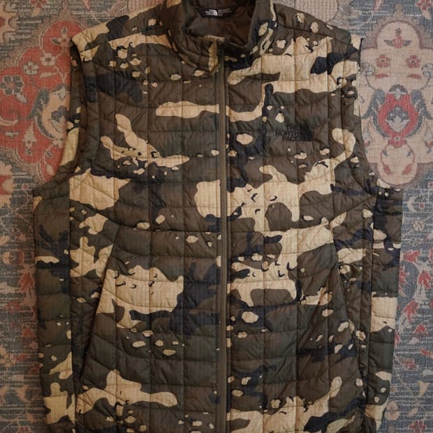 노스페이스 카모 베스트