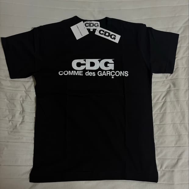 꼼데가르송 CDG 반팔 새상품 블랙