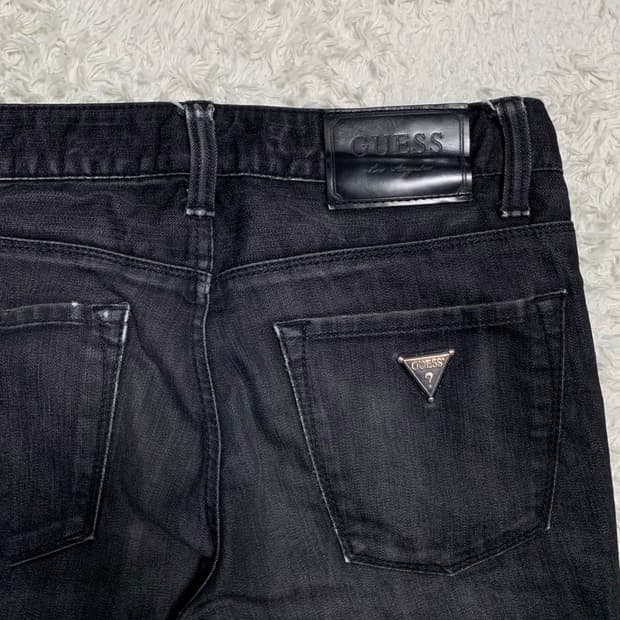 [32] 게스 블랙플레이트 스트레이트핏 데님팬츠