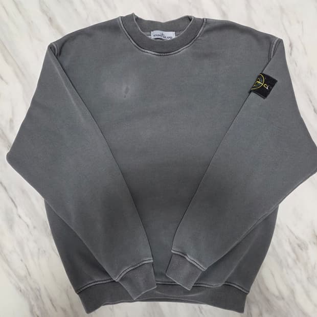 스톤아일랜드 피그먼트워싱 스웻셔츠