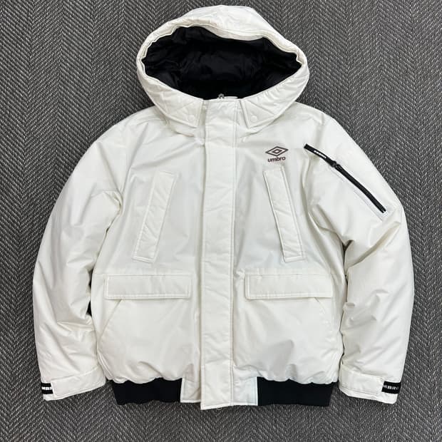 엄브로 패딩 화이트