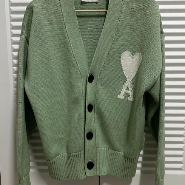 아미 빅하트로고가디건