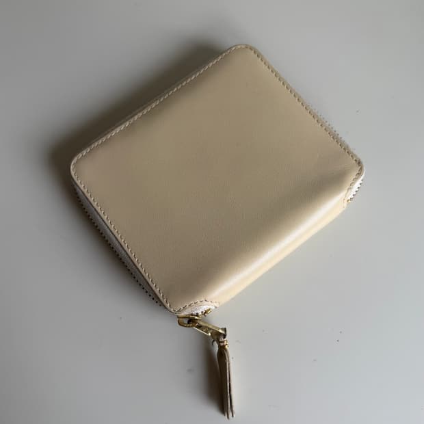 꼼데가르송 반지갑 크림 컬러