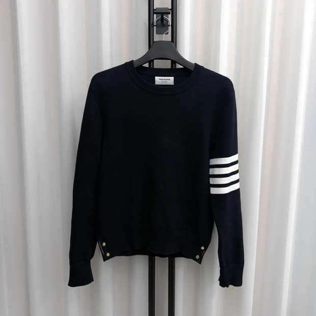 [2] 톰브라운 밀라노스티치 금장 니트