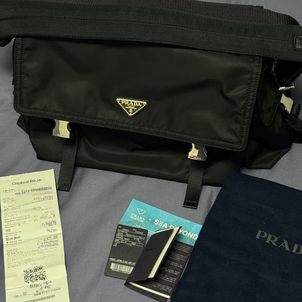 프라다 익스플로어 리나일론 가죽백