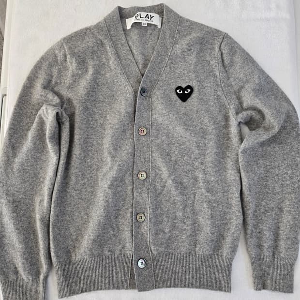 꼼데가르송 브이넥 가디건 xs