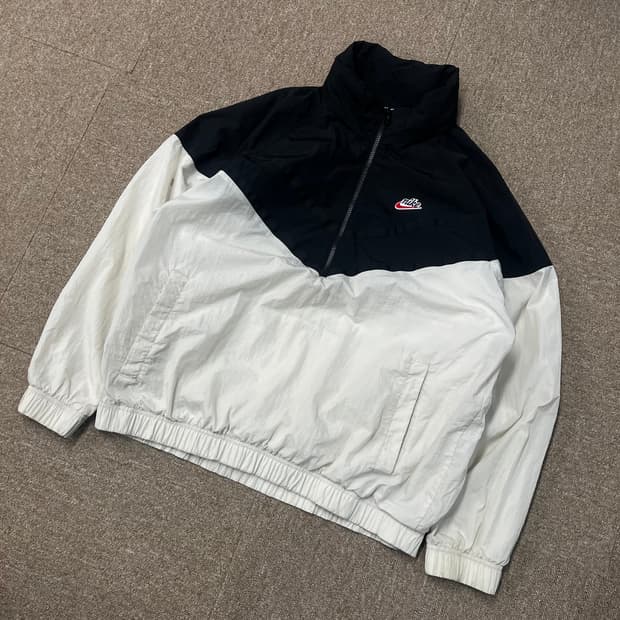  나이키 반집업 바람막이