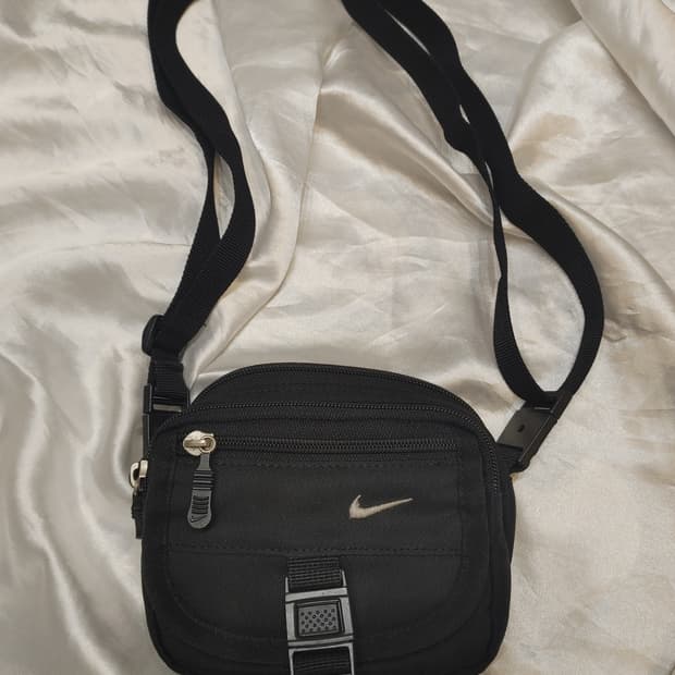 나이키 빈티지 미니 크로스 백