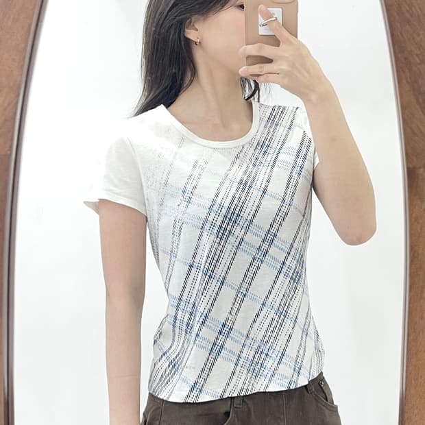 버버리 라운드 반팔