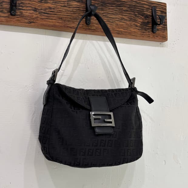 Fendi 펜디 블랙 주키노 맘마백