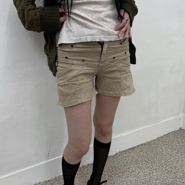 Ozz on eyelet detail short pants
