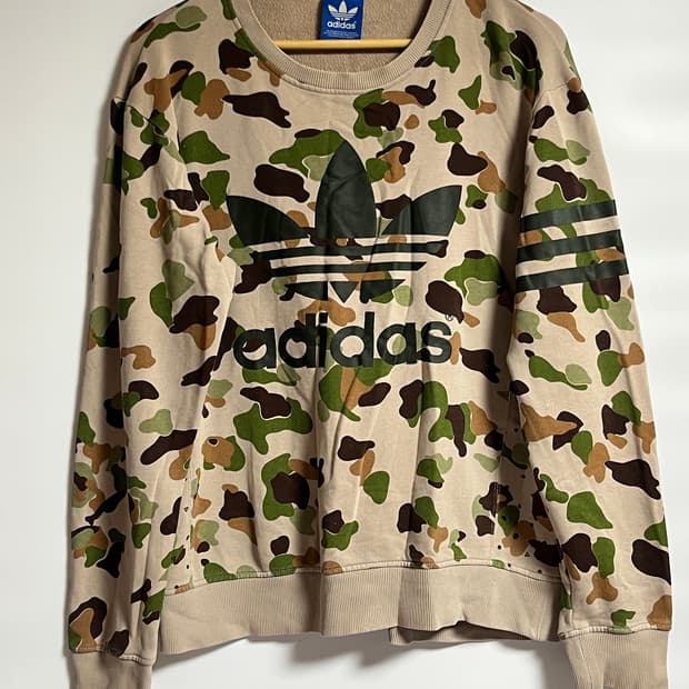 아디다스 카모 트레포일 맨투맨 티셔츠 스웻셔츠 105
