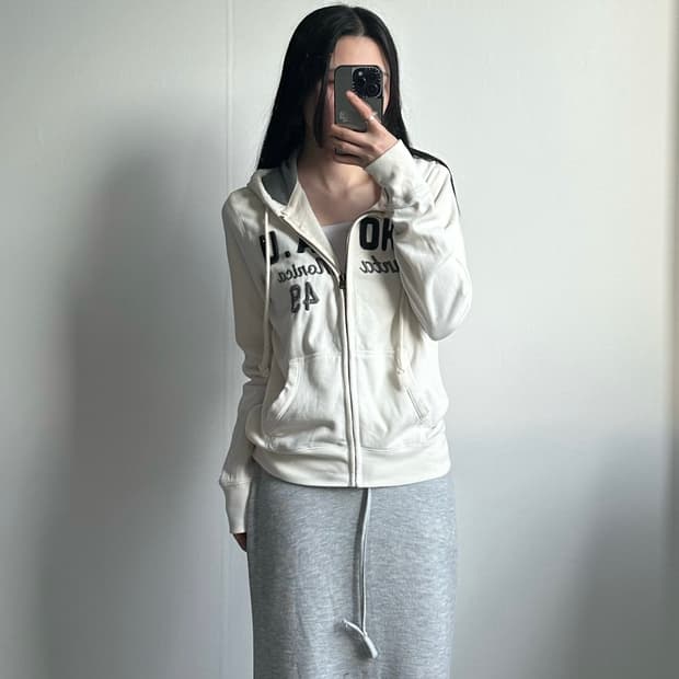 후아유 y2k 와투케 화이트 후드집업 