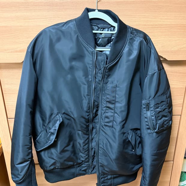 유니클로 질샌더 ma-1 (L사이즈) 블랙