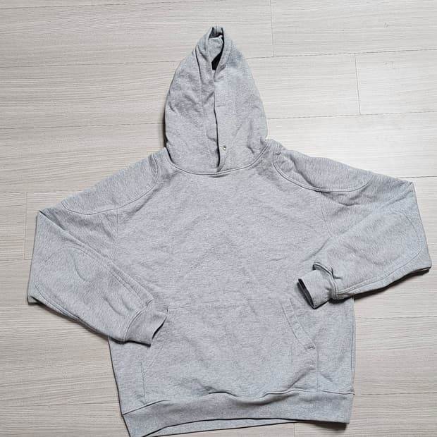 파르티멘토 패치드 후드티