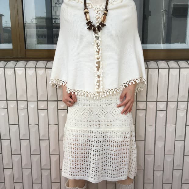 Pom pom point hood cape