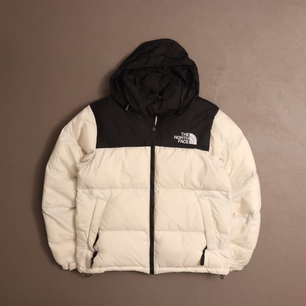 노스페이스 해외판 눕시 700 숏패딩 A1870