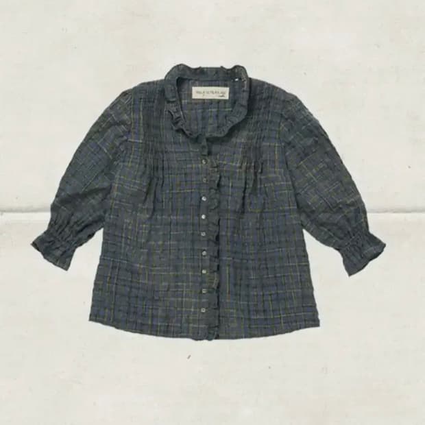 비아플레인 러플블라우스