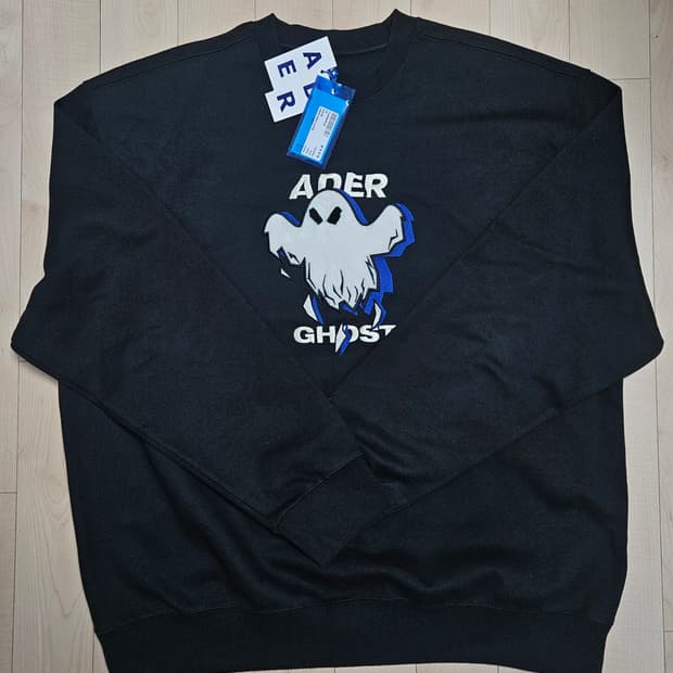 아더에러 고스트 블랙 맨투맨