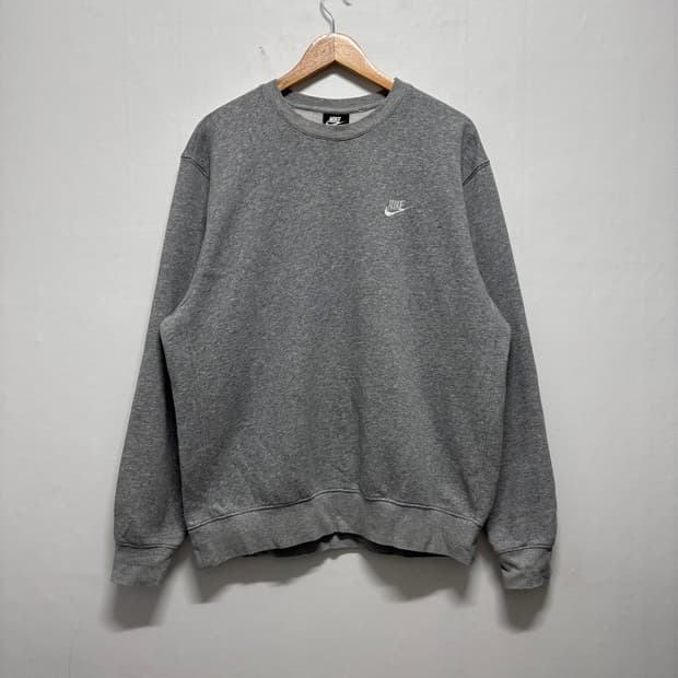 나이키 스우시 맨투맨