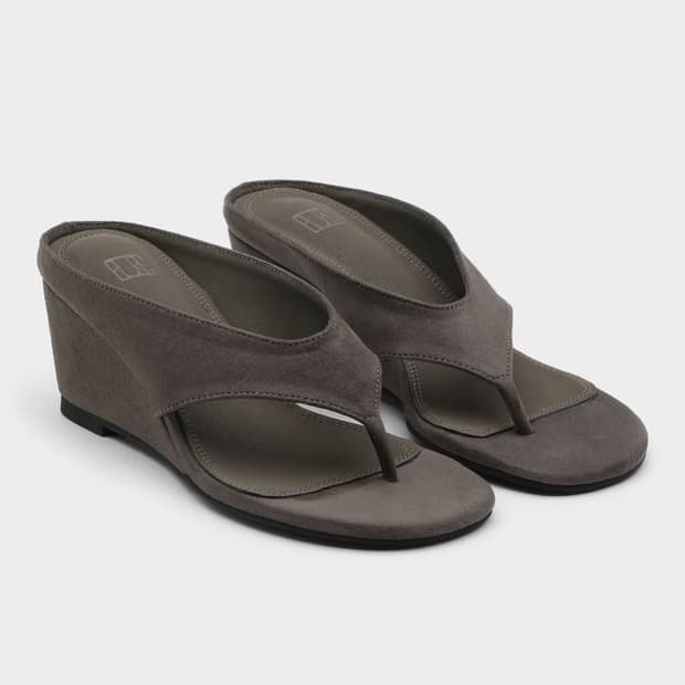 에퓨레 POVE Suede Wedge Mules 235