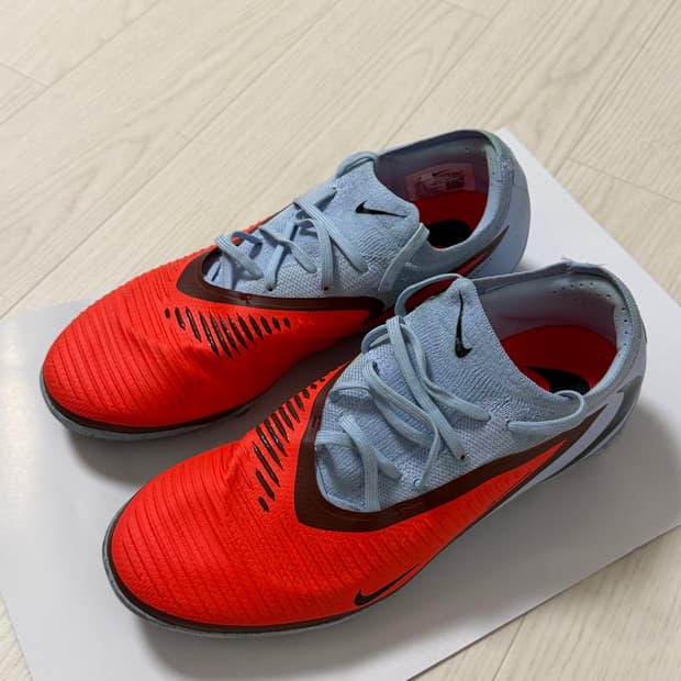 나이키 팬텀 6 로우 프로 풋살화 축구화