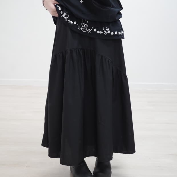 Black shirring skirt