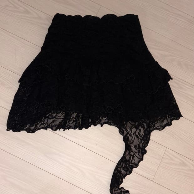 블랙 레이스 스커트