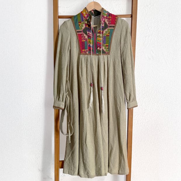 초원의 자수 유목 원피스