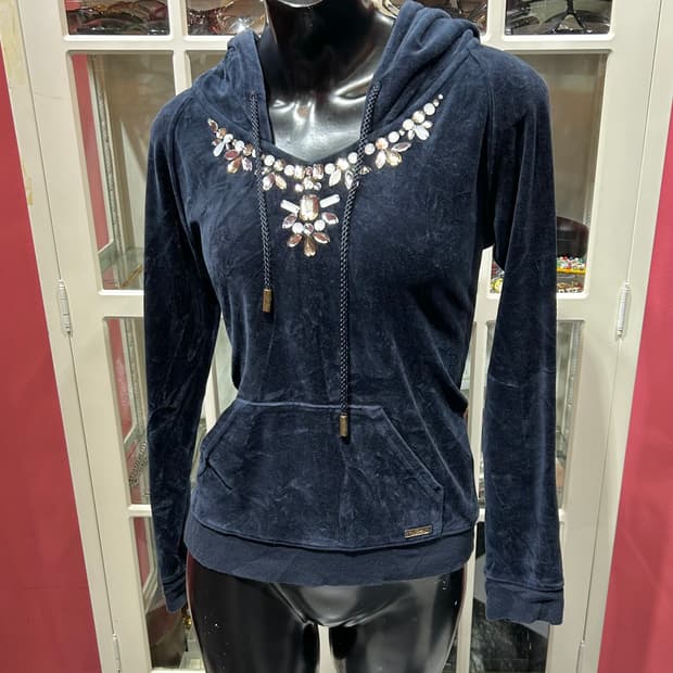 Rady velvet hoodie 레디 큐빅 디테일 벨벳 후드티