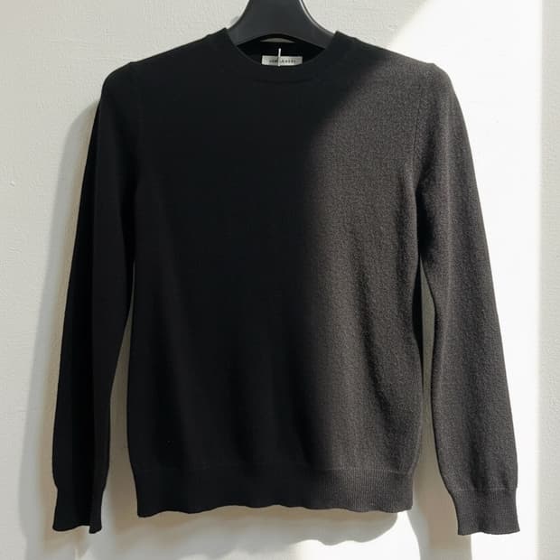 더 캐시미어 크루넥 블랙 니트