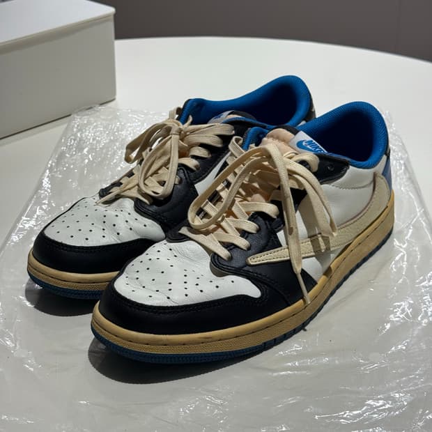 나이키 조던1 트래비스스캇 로우