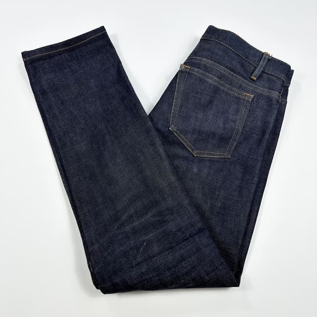 28 A.P.C. 아페쎄 슬림핏 생지 데님팬츠